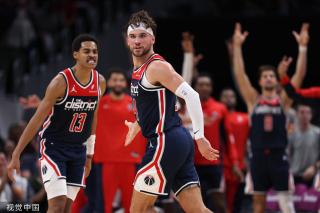 让球迷充满 让球迷充满