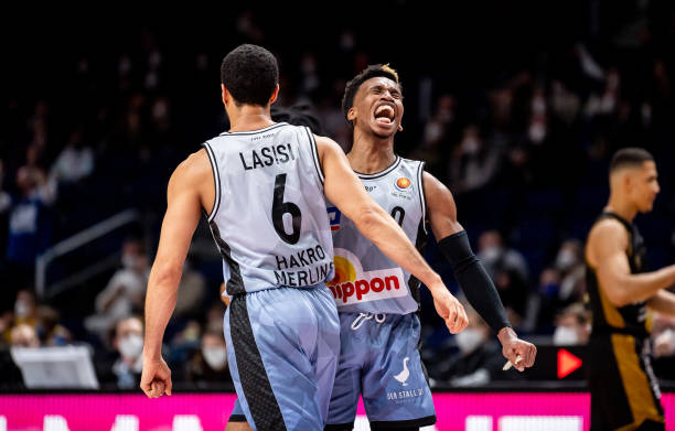 装摄像头进 装摄像头进