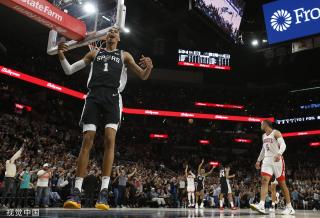 篮网签回内 篮网签回内